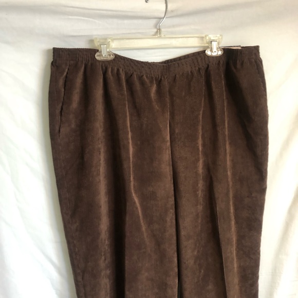 (2) Pairs of Alfred Dunner Plus Size Women’s Pants - Picture 7 of 15